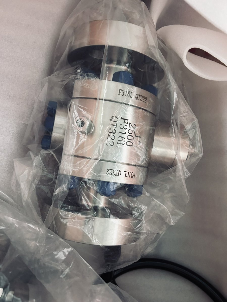 The forging ball valve is machined precisely and looks shiny 🎊