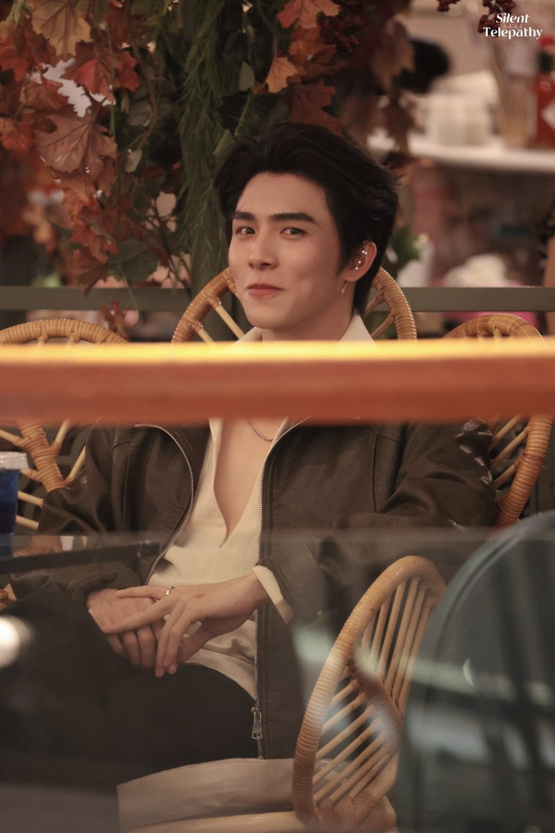 ShuangSilent's tweet image. Bking
@bxxm_rvw 
BXXM ILLUMINATION
#DivanaxBXXMRVW
#RVW
#BXXMRVW