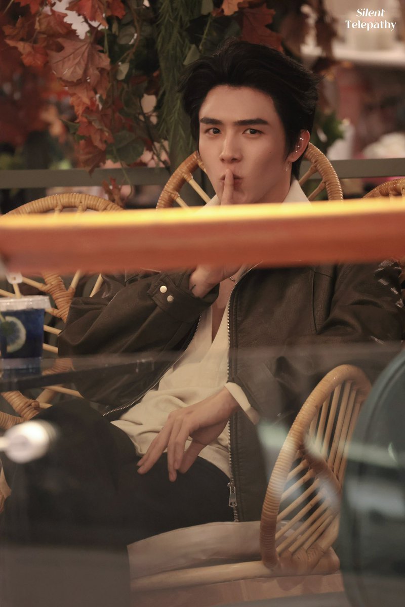 ShuangSilent's tweet image. Bking
@bxxm_rvw 
BXXM ILLUMINATION
#DivanaxBXXMRVW
#RVW
#BXXMRVW