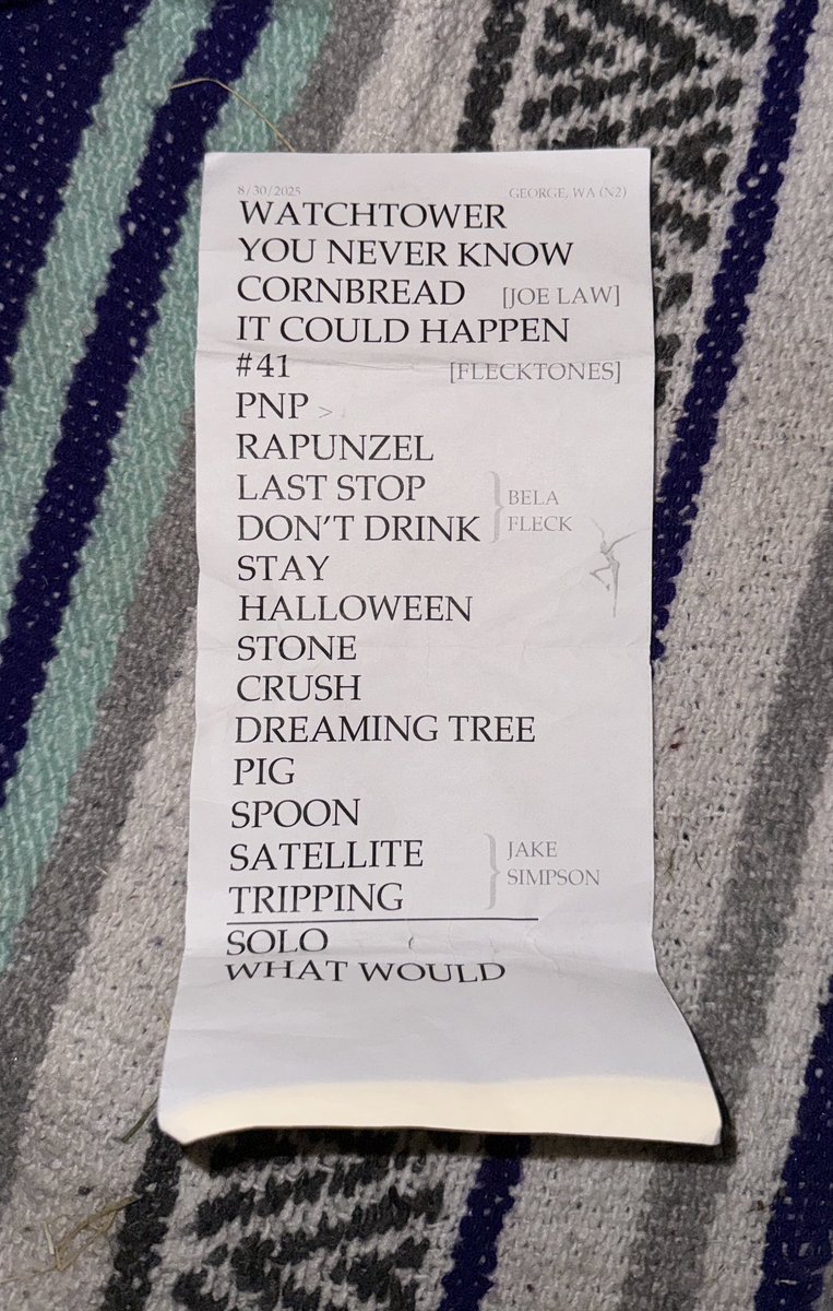 DMBGorgeCrew's tweet image. Just when you think we’ve seen it all…

#dmb #davematthewsband #davematthews #dmbgorgecrew #dmbgc #gorgecrew