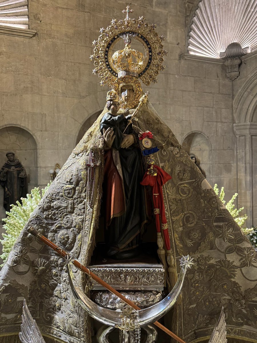 HdadVirgenMar's tweet photo. FESTIVIDAD |

La Stma. Virgen del Mar amanece en su paso procesional a la espera de la solemne procesión. https://t.co/nOlof9EOS8