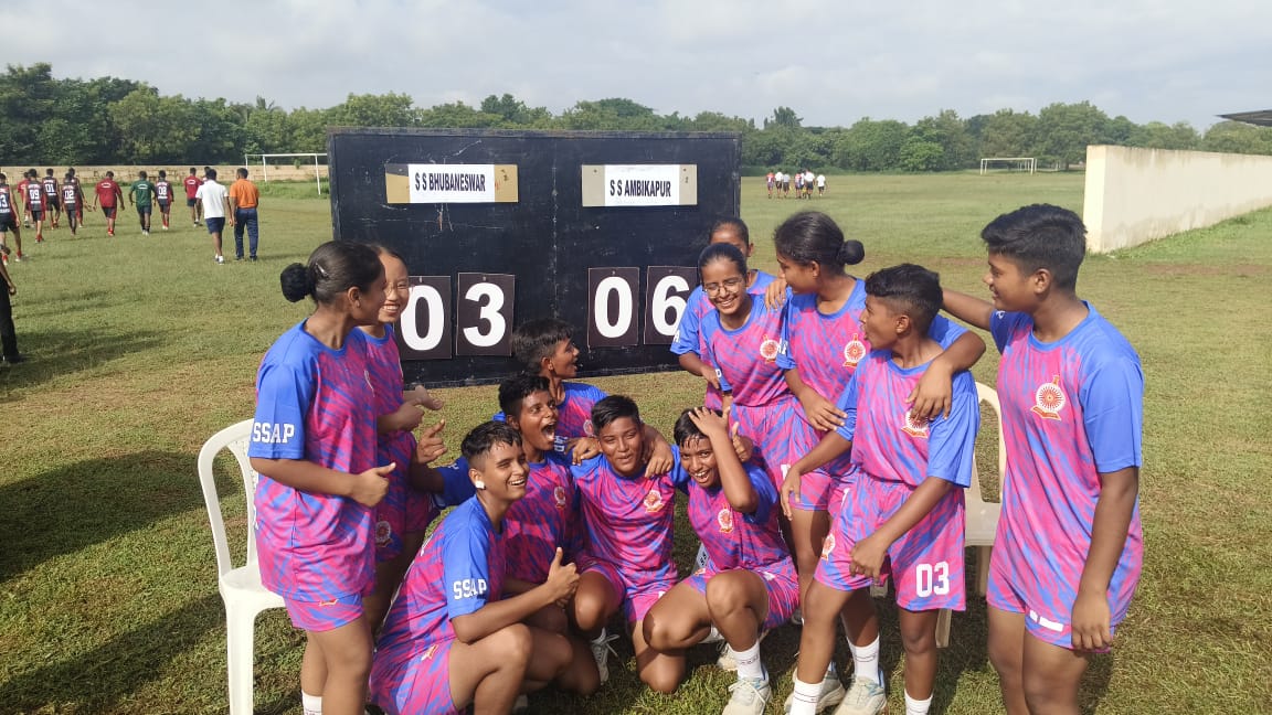 SSAPOfficial's tweet photo. Ambikan Girls Steal the Show! 
From sprinting past limits to redefining excellence,girl cadets of #SainikSchoolAmbikapur dazzled at the Group F Meet 2025 hosted by SS Bhubaneswar winning 4 GOLD and a haul of Silver&amp;Bronze! Limitless passion,limitless glory!#SainikSchoolsSociety https://t.co/ldTVVhJCPn