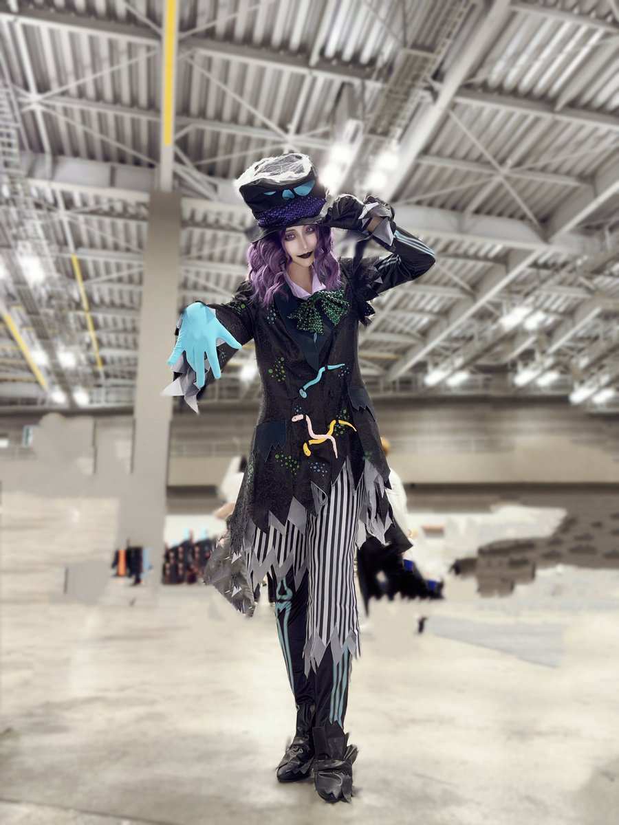 ⚠︎︎仮装

ワンバザお疲れ様でした👻 
初仮装＆ソロ参加で緊張したけど、会いたい人に会えて買いたいものも買えたし、同じ仮装の人にも会えてハピハピでした🎶

Dハロ準備頑張るぞ………(瀕死)