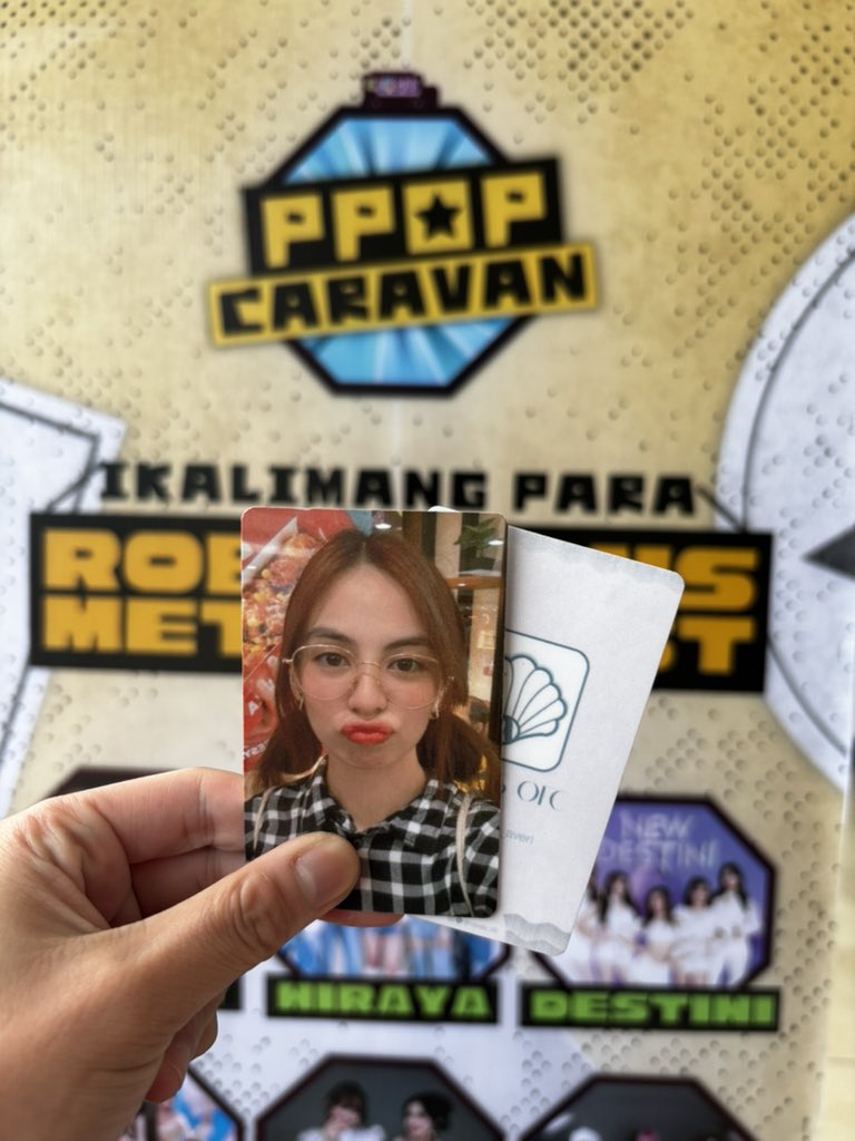 Coralites! We still have a few Averi photo cards here. See you later at Robinsons Metro East! 

<a href="/standout_glitzy/">GLITZY PH</a> #GLITZY #PPOP
#GLITZY_Averi <a href="/glitzy_averi/">GLITZY Averi 🫧</a>