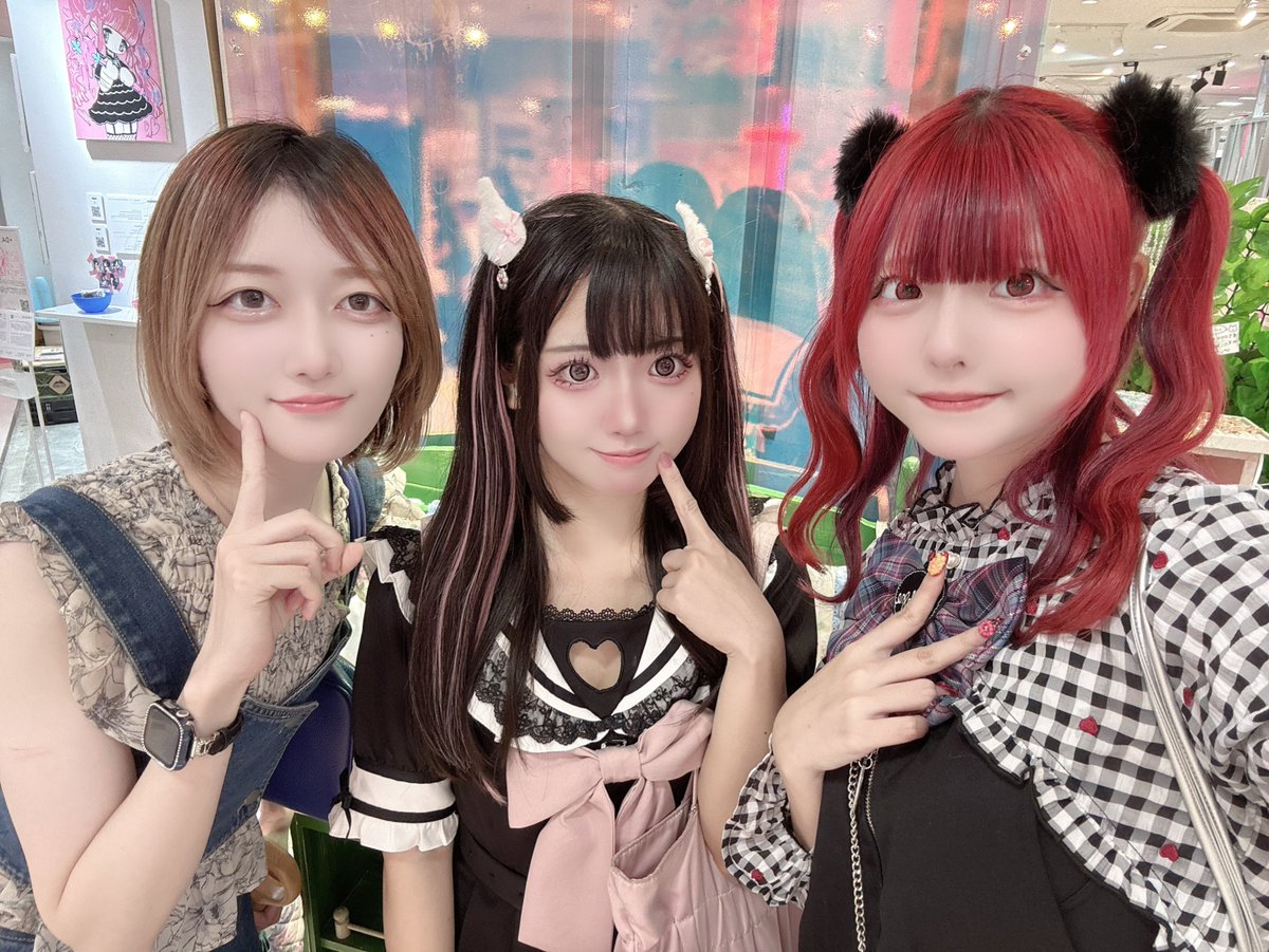 愛と狂気のマーケットのレセプションに、ちむちゃん＆るなちゃんとお邪魔しましたっ！めちゃくちゃ素敵空間だった〜🥰🫶🏻