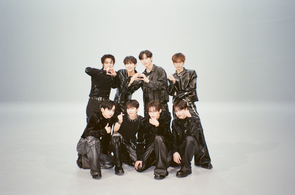 M2MPD's tweet image. 필름카메라로 기록한 8월의 추억📸 9월에도 쭈욱 엠투와 함께해요❣ #8월의엠투 #M2film #SC_SPECIAL #보이즈2플래닛 @_mnetboysplanet