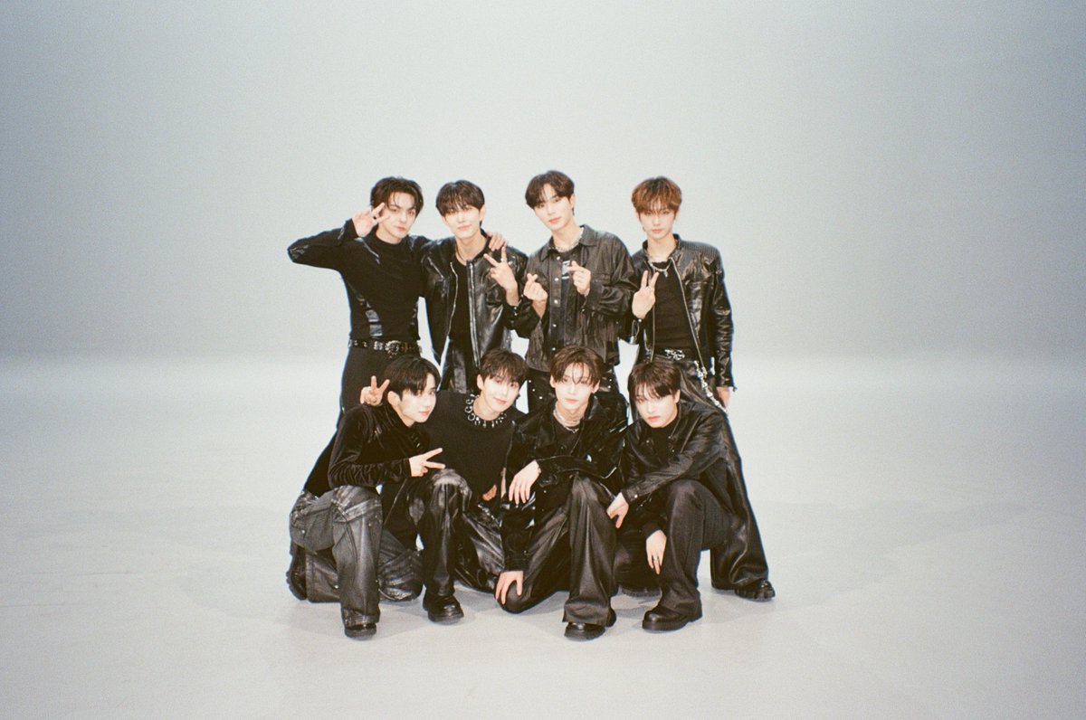 M2MPD's tweet image. 필름카메라로 기록한 8월의 추억📸 9월에도 쭈욱 엠투와 함께해요❣ #8월의엠투 #M2film #SC_SPECIAL #보이즈2플래닛 @_mnetboysplanet