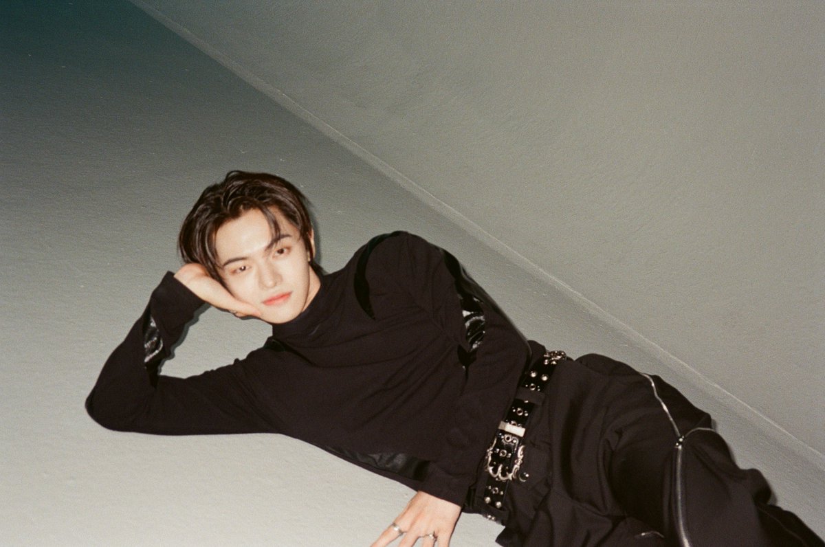 M2MPD's tweet image. 필름카메라로 기록한 8월의 추억📸 9월에도 쭈욱 엠투와 함께해요❣ #8월의엠투 #M2film #SC_SPECIAL #보이즈2플래닛 @_mnetboysplanet