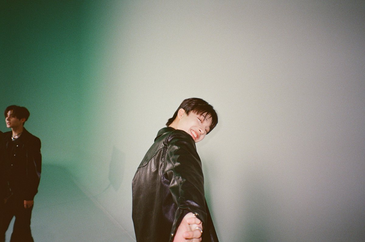 M2MPD's tweet image. 필름카메라로 기록한 8월의 추억📸 9월에도 쭈욱 엠투와 함께해요❣ #8월의엠투 #M2film #SC_SPECIAL #보이즈2플래닛 @_mnetboysplanet