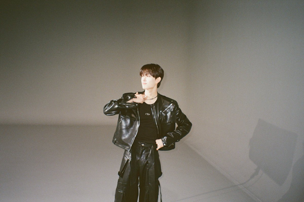 M2MPD's tweet image. 필름카메라로 기록한 8월의 추억📸 9월에도 쭈욱 엠투와 함께해요❣ #8월의엠투 #M2film #SC_SPECIAL #보이즈2플래닛 @_mnetboysplanet