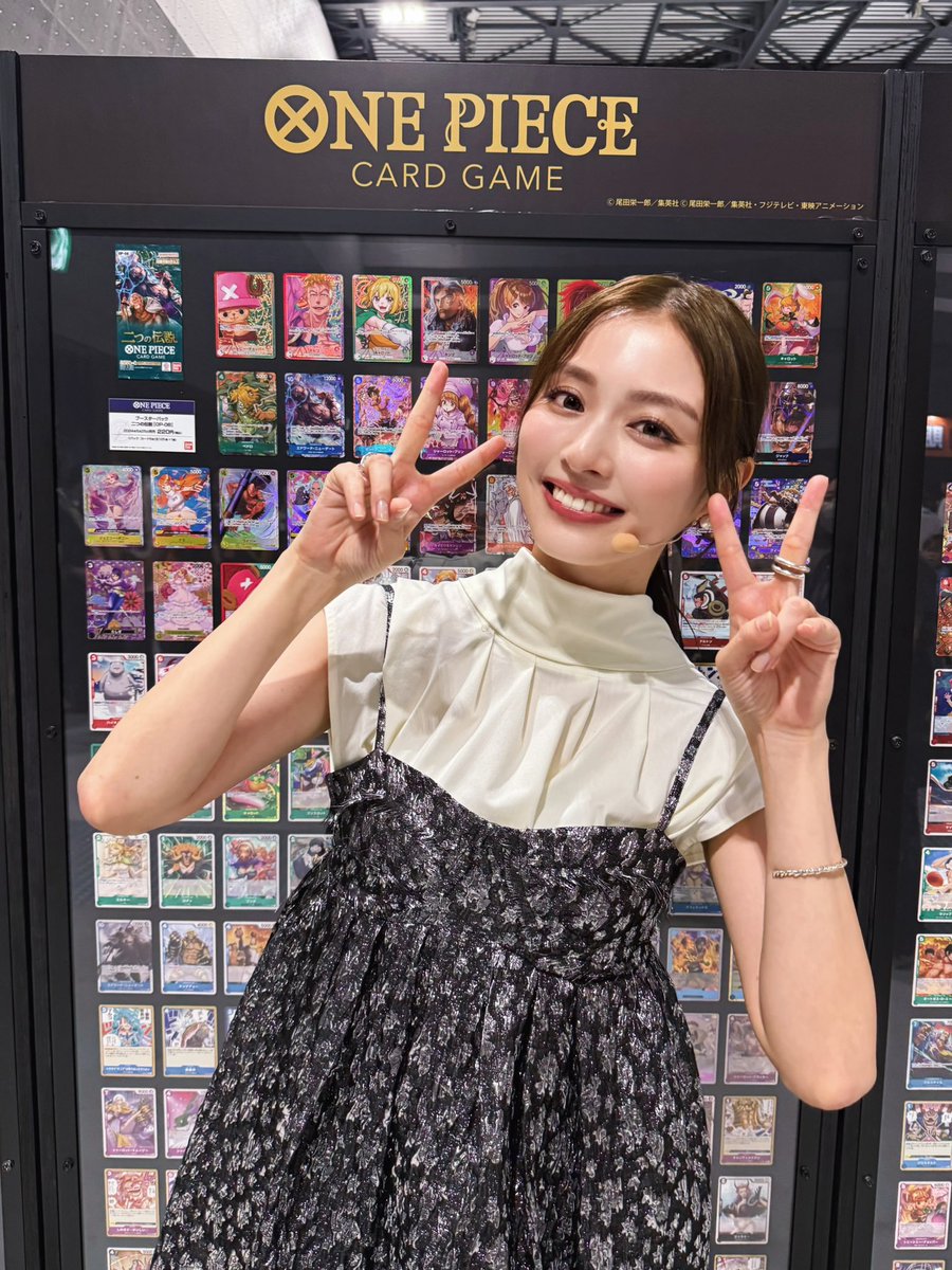 内田理央 PRタペストリー 画像・写真 | 内田理央、ベストコスメで