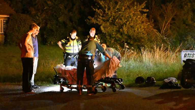 Scooterrijder gewond na aanrijding met doorrijder in Akersloot