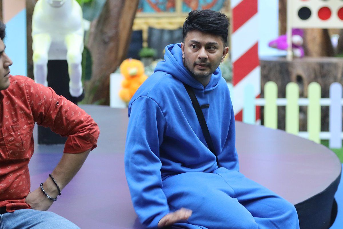 Itna genuine bandha toh maine #BB ke koi bhi season main nahi dekha hai #AwezDarbarKiSarkar aap best ho!!! 😍
