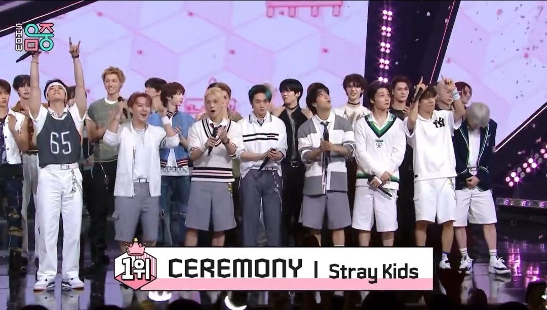 deanovellaa's tweet photo. 1st win – M Countdown
2nd win – Music Bank
3rd win – Music Core 
4th win – Inkigayo

This is the first time Stray Kids have won all 4 major music shows in one week. We also won Inkigayo after 4 years. Congratulations, my SKZ 🥳 https://t.co/voMoilBWwn