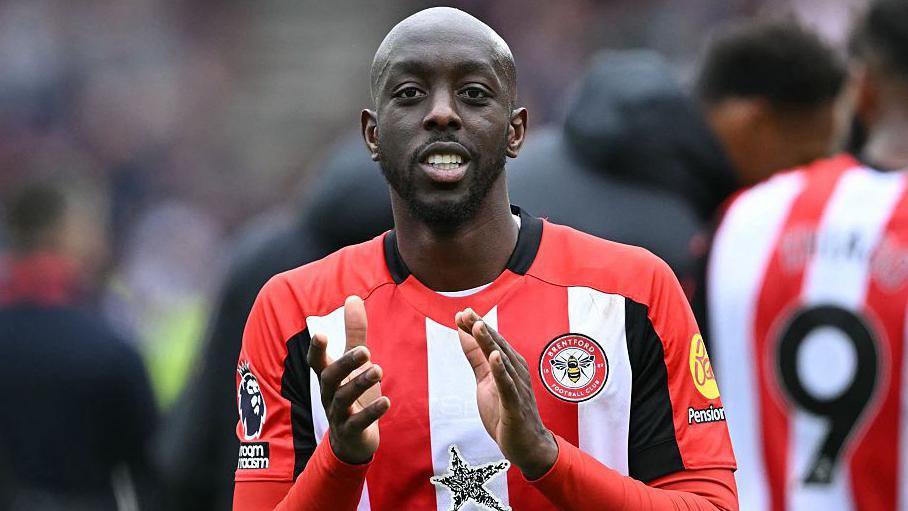 SkySports_Keith's tweet image. 🚨 Yoane Wissa statement — as he wants a move to Newcastle: 

“Over the past few weeks, there has been increased speculation about my future at Brentford Football Club. As a result, I wanted to speak directly and honestly about exactly where things stand. 

“I have stayed silent…