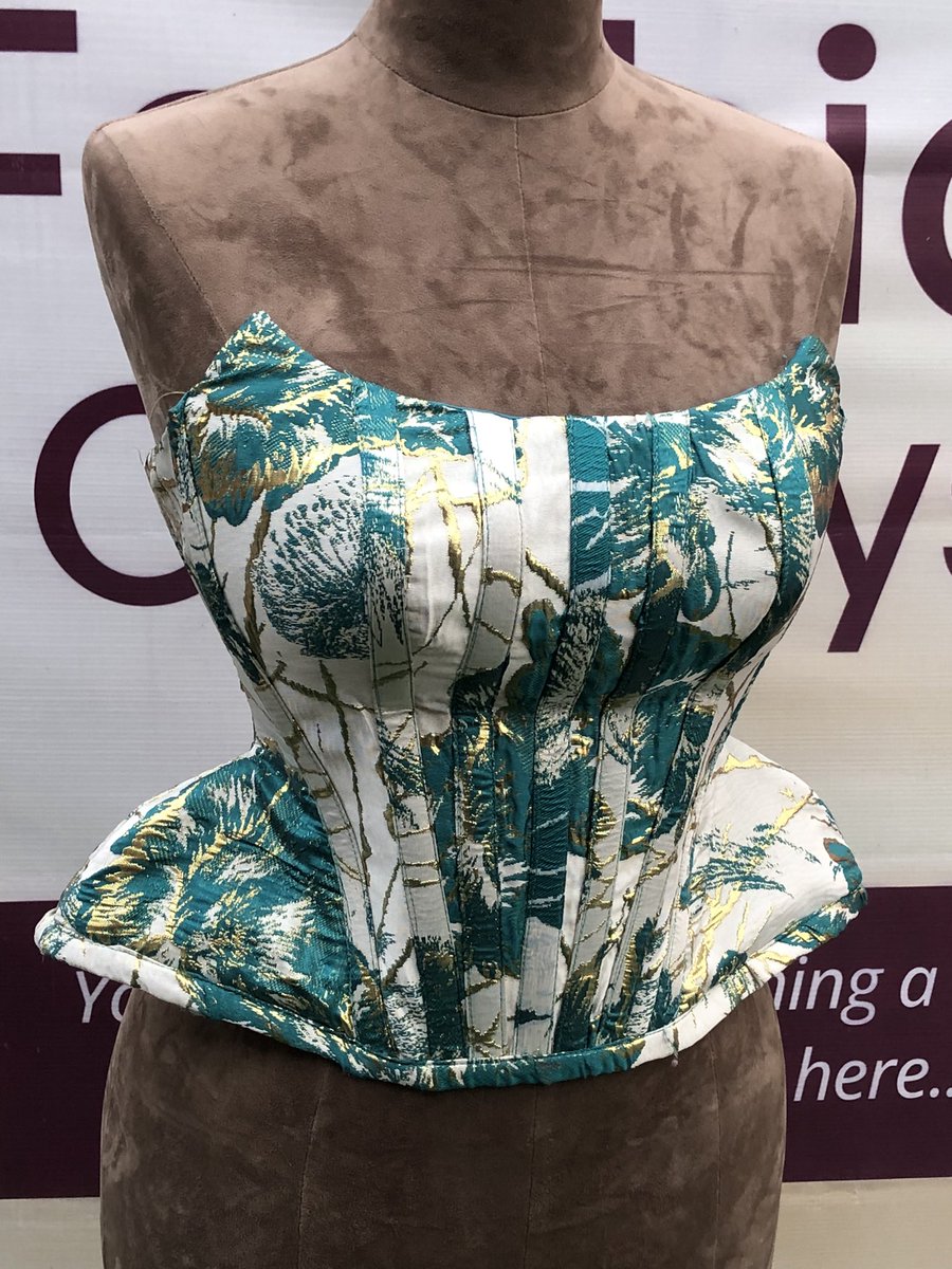 Robefum's tweet image. 