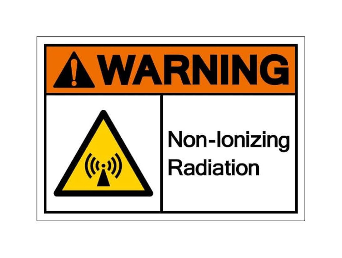 ze_rusty's tweet image. 🚨Germany’s Radiation Authority just dropped a bombshell🚨

The Biggest survey ever on Magnetic fields (nnEMF) from electric &amp;amp; hybrid cars.

Almost a Million measurements. Thirteen Cars. 

What they found should make anyone think twice🧵
