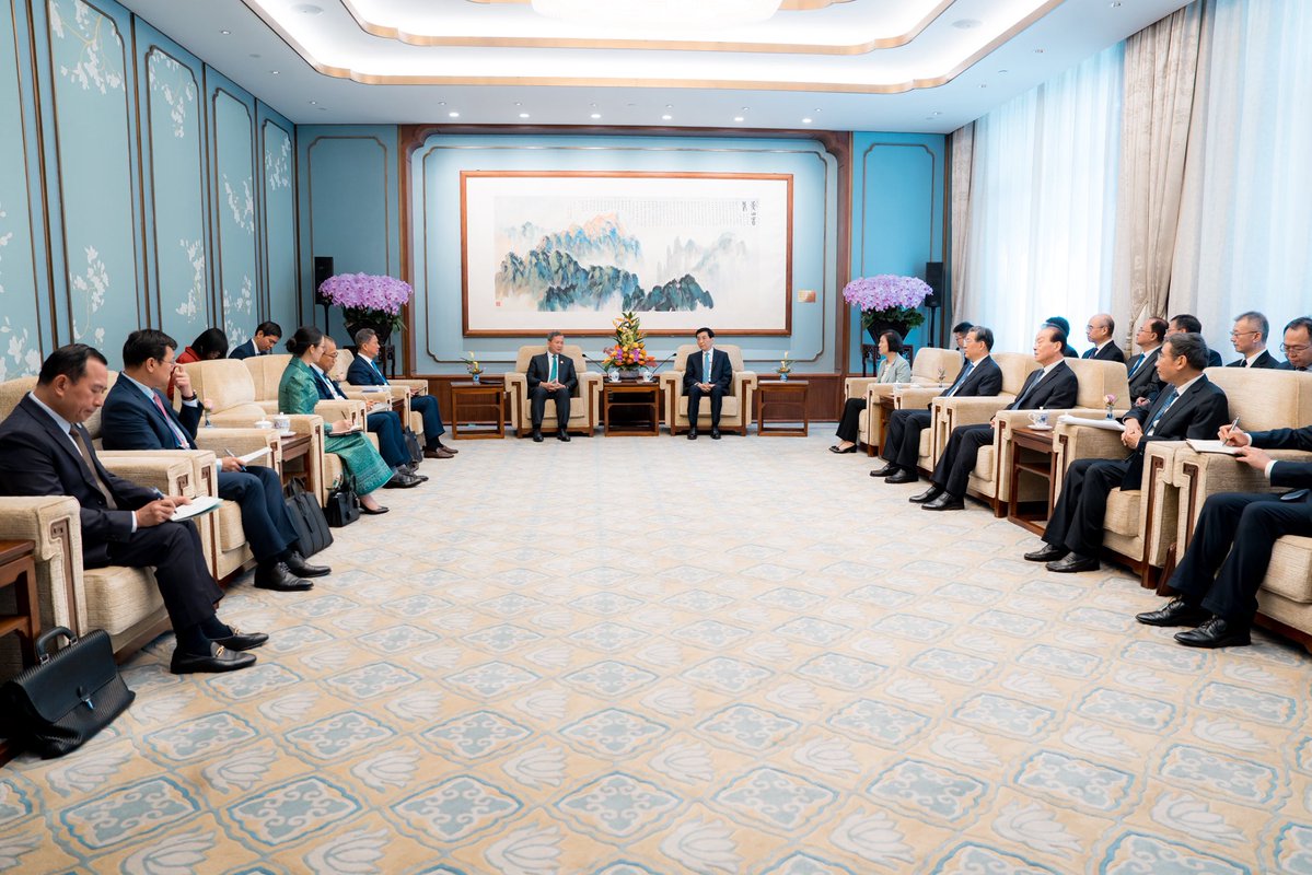 STPM Hun Manet paid a courtesy call and having a discussion with His Excellency Wang Huning, Chairman of the National Committee of the Chinese People’s Political Consultative Conference (CPPCC).  China, Sunday morning, 31 August 2025. #Cambodia #China