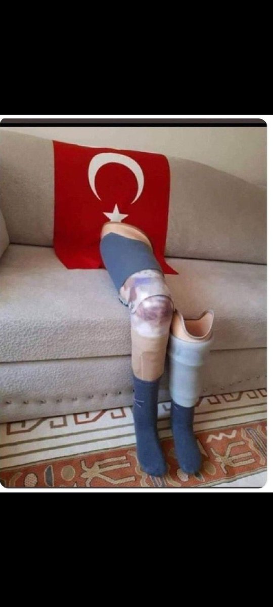 o bir dinarlı 0342 (@ms_dinarl) on Twitter photo Çünkü #YeminleBaşladıSitemleBitti  
Çünkü #VatanİçinGörevHakİçinAdalet  
Çünkü #EmekVarKarşılıkYok  
Çünkü biz #EmekliUzmanÇavuşlar'ın yanındayız.   Vatan sevdasıyla görev yaptı,  
🎖 Ailesini ikinci plana attı,  
🎖 Gece gündüz demeden görevini yaptı. Çünkü #YeminleBaşladıSitemleBitti  
Çünkü #VatanİçinGörevHakİçinAdalet  
Çünkü #EmekVarKarşılıkYok  
Çünkü biz #EmekliUzmanÇavuşlar'ın yanındayız.   Vatan sevdasıyla görev yaptı,  
🎖 Ailesini ikinci plana attı,  
🎖 Gece gündüz demeden görevini yaptı.