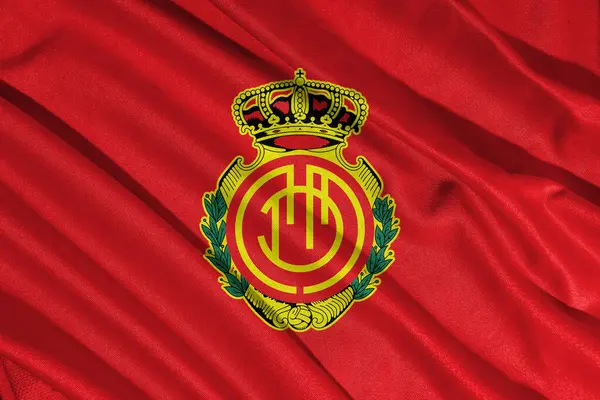 testimmallorca's tweet photo. Ni jugadors, ni tècnics, ni propietaris, absolutament ningú està per damunt de l'escut i la història d'aquesta entitat centenària que tant estimam i que és el @RCD_Mallorca ❤️🖤 https://t.co/VbpaiOWRkP