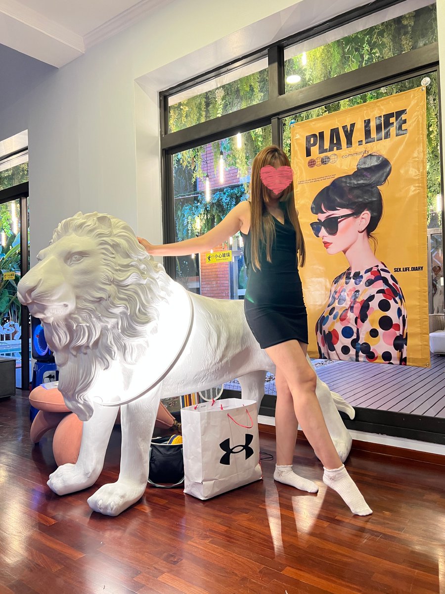 Sexlife ทำให้เรารู้ว่า ไม่ใช่แค่การสวิงอย่างเดียว  แต่ทำให้เรารู้ว่ามีสังคมดีๆ มิตรภาพดีๆ ในกลุ่มเพื่อนๆ ที่มีรสนิยมเดียวกัน ได้มาพบเจอในที่เดียวกัน

ขอบคุณ <a href="/sexnlifediary/">𝚂𝚎𝚡.𝙻𝚒𝚏𝚎.𝙳𝚒𝚊𝚛𝚢 ซีซั่น 3</a> ที่จัด Party ได้ Smart casual มากๆ  รวมถึงโชว์คุณภาพที่สวยงามครับ #sexlifeparty  #plf