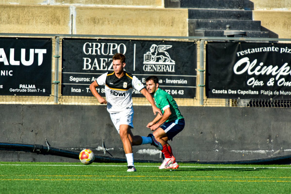 El 3a RFEF i el Juvenil Divisió d'Honor segueixen preparant l'inici de la temporada. 🤍🖤

📸 <a href="/_DCantero/">Dcantero_photosport</a>