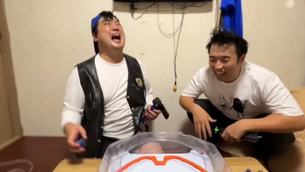 なんかベイ裏返したみたいな奴がいるなぁ！！！！！笑

初期ベイ男、天敵現る！？ youtu.be/7NDFQF0FZo8?si… <a href="/YouTube/">YouTube</a>より