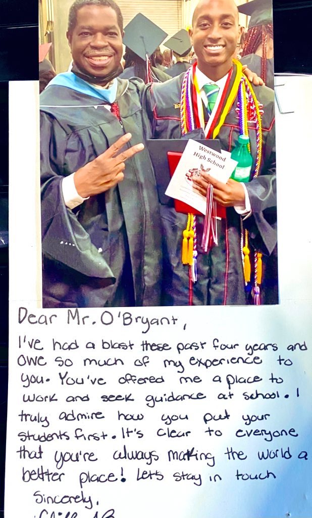 zerdob's tweet image. From a senior at Westwood (c/o 2022) to a senior at USC (c/o 2026). Super proud of this young man!
This is my 13th year at WW and the absolute best part of my job is seeing our RedHawk  grads doing well beyond The Castle and when they come back to visit!❤️🖤