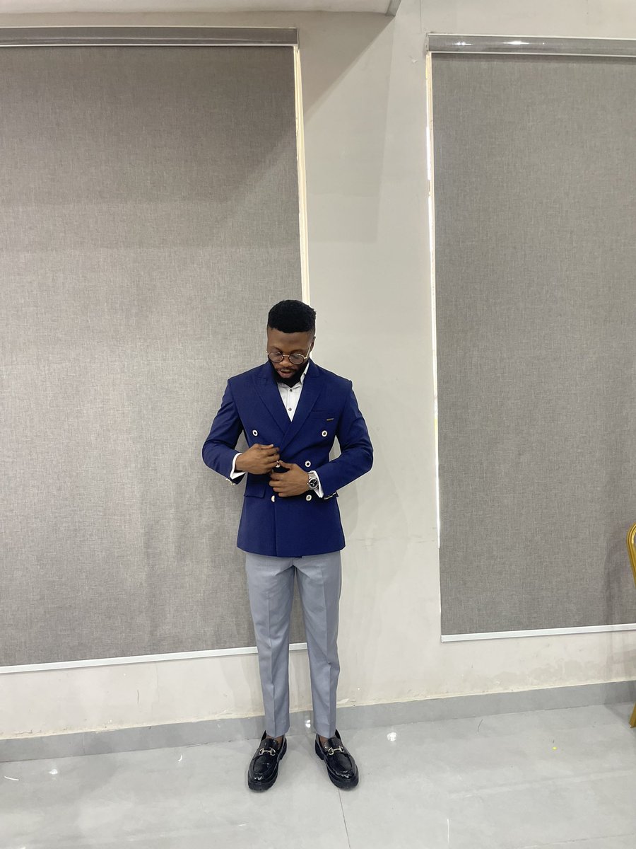 Back to suits👌🏽

Happy Sunday⛪️