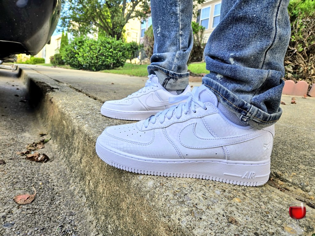 #closeout as today's #OnfeetUnboxing #lotterypick is a simple but #saysalotone 😁 @nike <a href="/nikestore/">Nike.com</a> @<a href="/nikebasketball/">Nike Basketball</a> #SNKRS #snkrsliveheatingup #snkrskickscheck