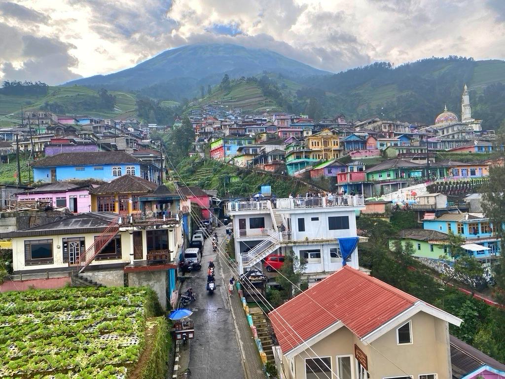 JogjaExplore's tweet image. Nepal Van Java | The Magic of a Village on the Slopes of Mount Sumbing
Hidden on the eastern slopes of Mount Sumbing, precisely in Butuh Hamlet, Temanggung Village, Kaliangkrik, Magelang Regency. Admin
Links: jogjaexplore-tours.com/nepal-van-java
#nepalvanjava #butuh #sumbing #kaliangkrik
