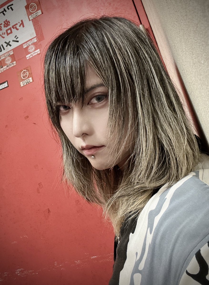 【或るバンドのボーカルです】

東京仙台
2日間ライブでした
あいしています