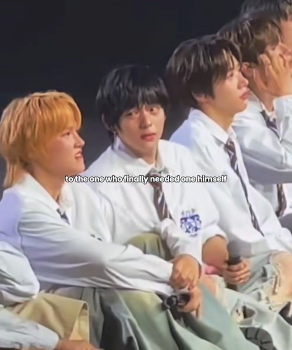 bobachih's tweet image. "from the boy who always handed out tissues",

"to the one who finally needed one himself"

ok wrap it up everyone or else i'm gonna drown myself with tears