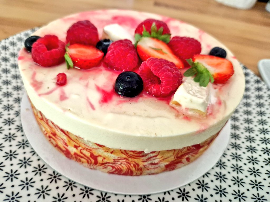 Des bulles des bougies des rires et des copains 💙