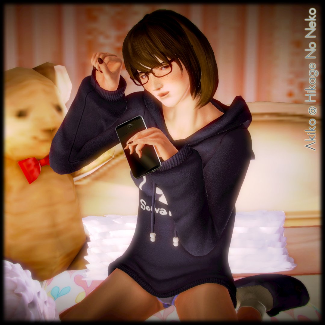 Model : Marie // sometimes lazy and sensitive to cold, she likes to take a nap with her warm cat suit and her teddy bear...