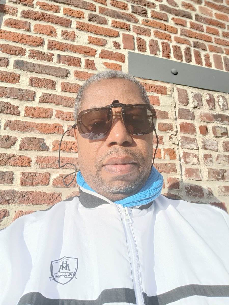 Bonne rentrée à toutes et à tous, love you fans and friends 🫶🏼