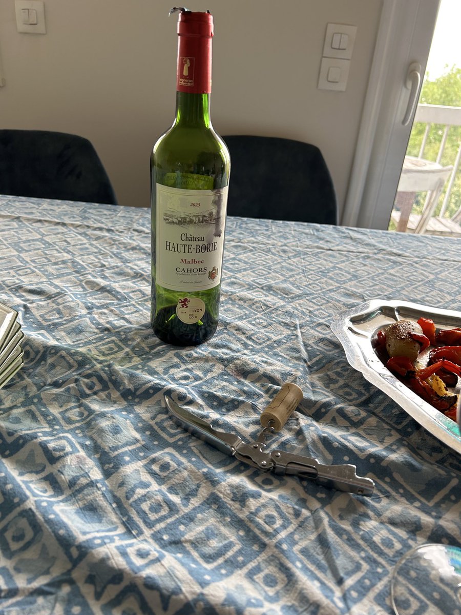 Philippe Francois (@philippefascint) on Twitter photo Le vin d’AXA millésimes est excellent. Y a t-il maintenant un axa France millésimes <a href="/guiborie/">Guillaume Borie</a> ? 😀 Le vin d’AXA millésimes est excellent. Y a t-il maintenant un axa France millésimes <a href="/guiborie/">Guillaume Borie</a> ? 😀