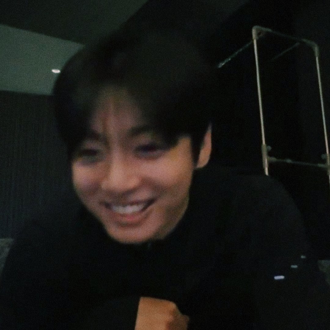 sucreyoongi's tweet image. twenty-eight.