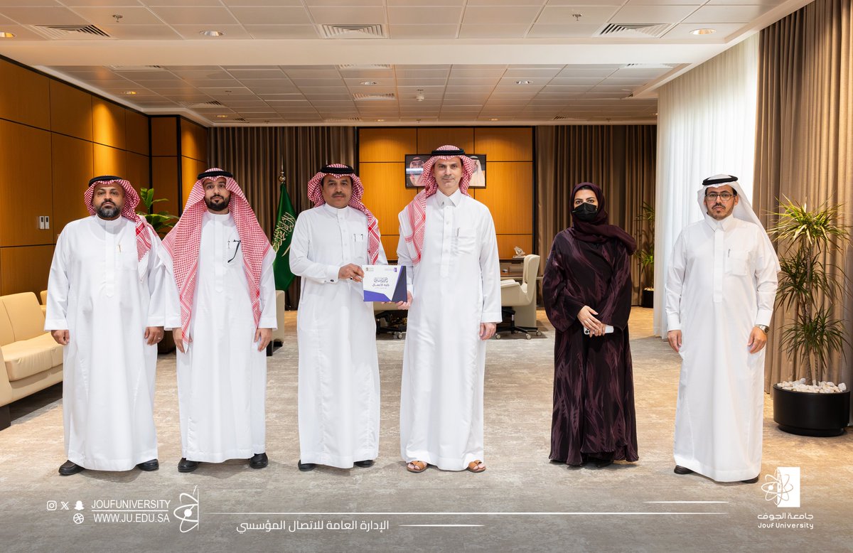 #خبر |
سعادة رئيس #جامعة_الجوف، أ.د. محمد بن عبدالله الشايع، يستقبل عميد كلية الأعمال ووكلاء الكلية ورؤساء الأقسام، لاستعراض التقرير السنوي للكلية، مشيدًا بما حققته الكلية من خطوات نوعية نحو التميز الأكاديمي والبحثي، وتعزيز دورها الريادي في خدمة المجتمع، بما يواكب مستهدفات