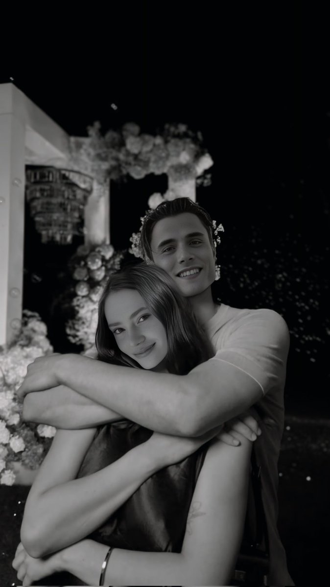 “Senden başka gidecek yerim mi var benim? 
Yerim de sensin yurdum da.”
#ihtilal