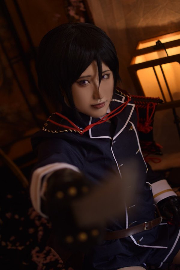 今日は女装褒めてもらえてハッピーすぎたのですが、ここで普段の刀剣コスを見て見ましょう