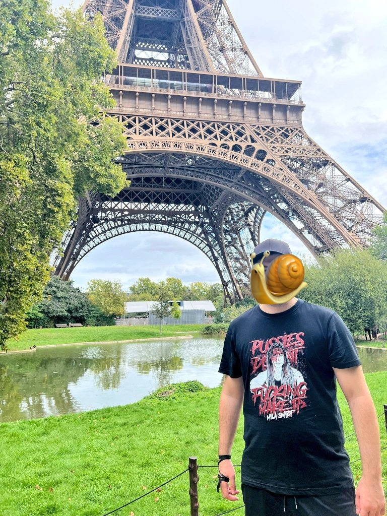 First time in France I have to wear my <a href="/MilaSmidt/">Mila Michelle Smidt 👑</a> shirt #wrestling #paris #france #milasmidt