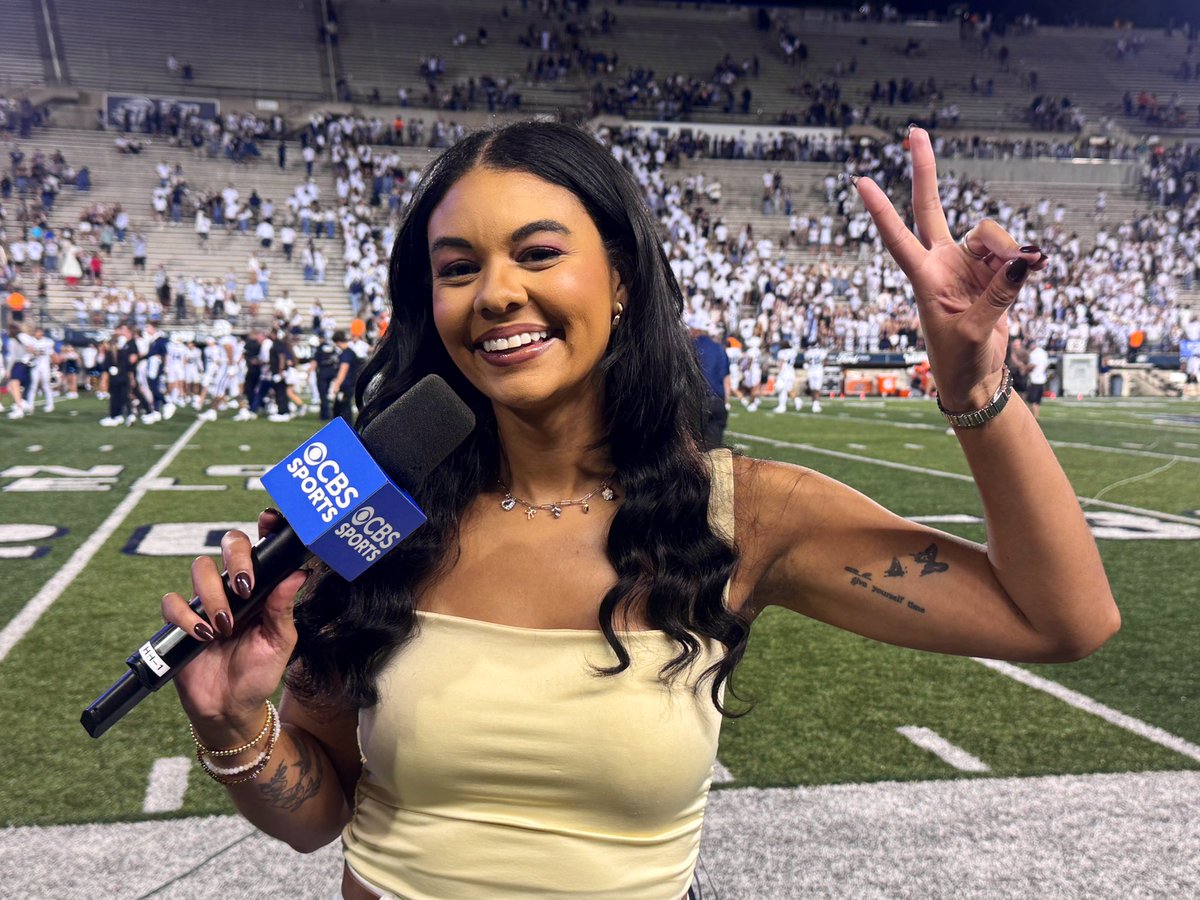 _HaileySutton's tweet image. Logan owes me nothing 

except maybe one of those cow print bucket hats @USUFootball 🐮🤠