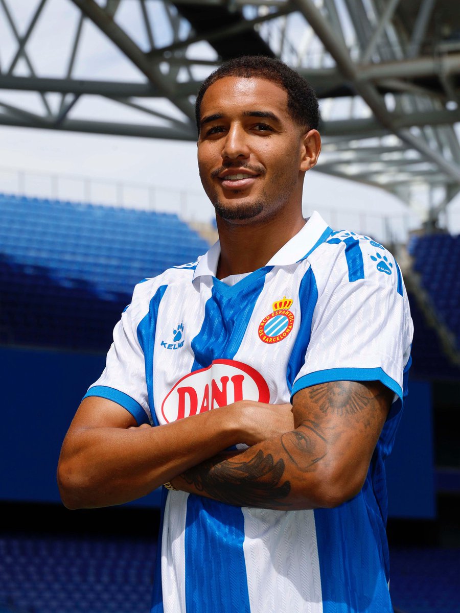 "Si avui no el fa jugar, sospitaré (de fet ja ho penso) que Manolo només vol jugadors que parlin español. No m'estranya que l'entrenador caigui tan bé als "apolítics""