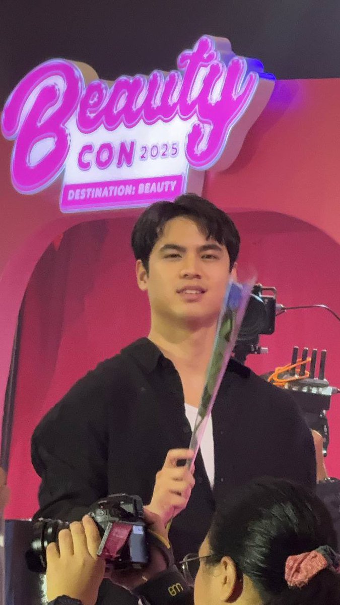 emiliotroopofc's tweet photo. Emilio today for AXE at the #BeautyCon2025! π©·π
#AXExEmilioDaez https://t.co/Gx9dBVIoxh