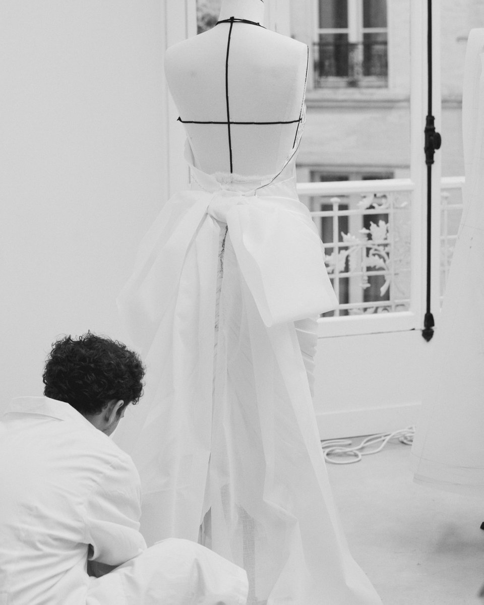 A testament to Dior savoir-faire, crafted in our ateliers for Mia Goth’s “Frankenstein” premiere

#Venezia82 #BiennaleCinema2025