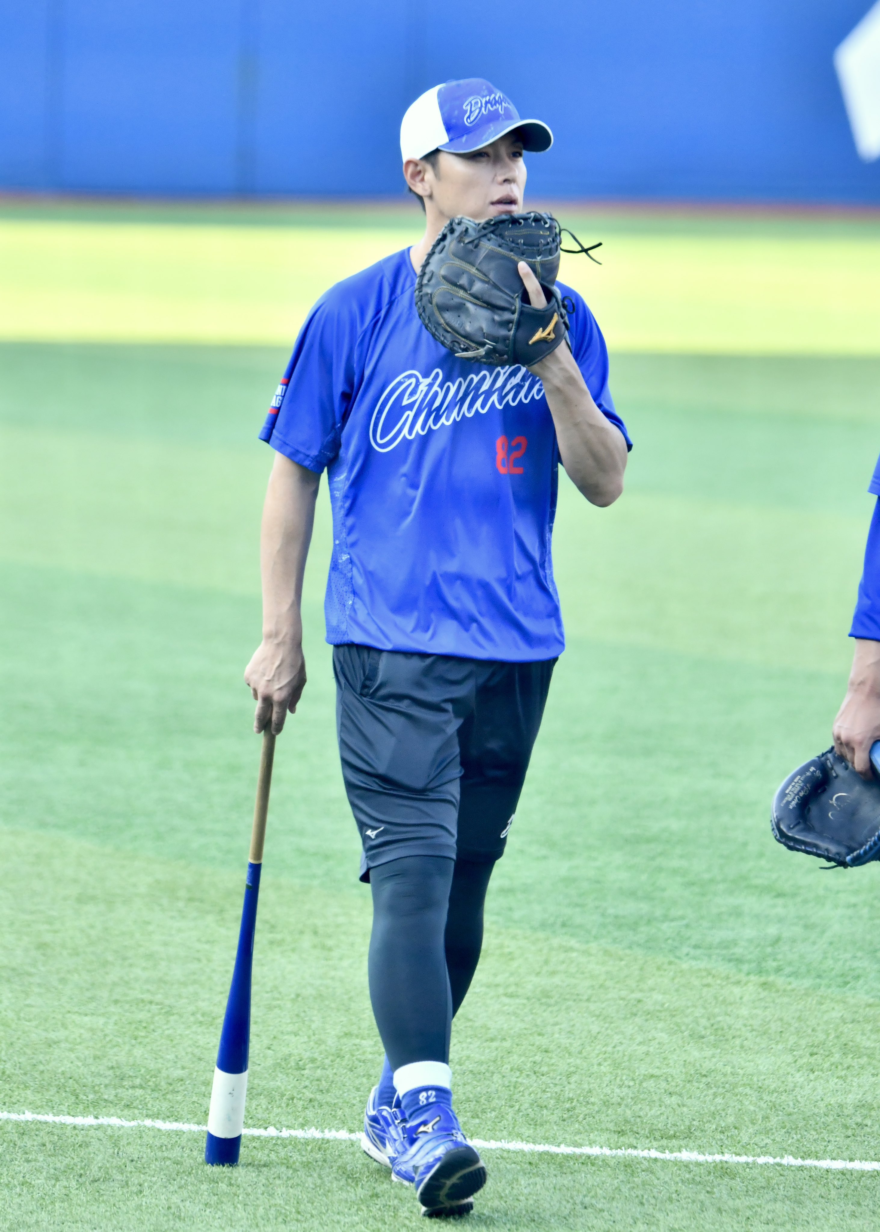 中日ドラゴンズ　浅尾コーチ　ユニフォーム 82 浅尾 拓也 | 中日ドラゴンズオフィシャルグッズショップ