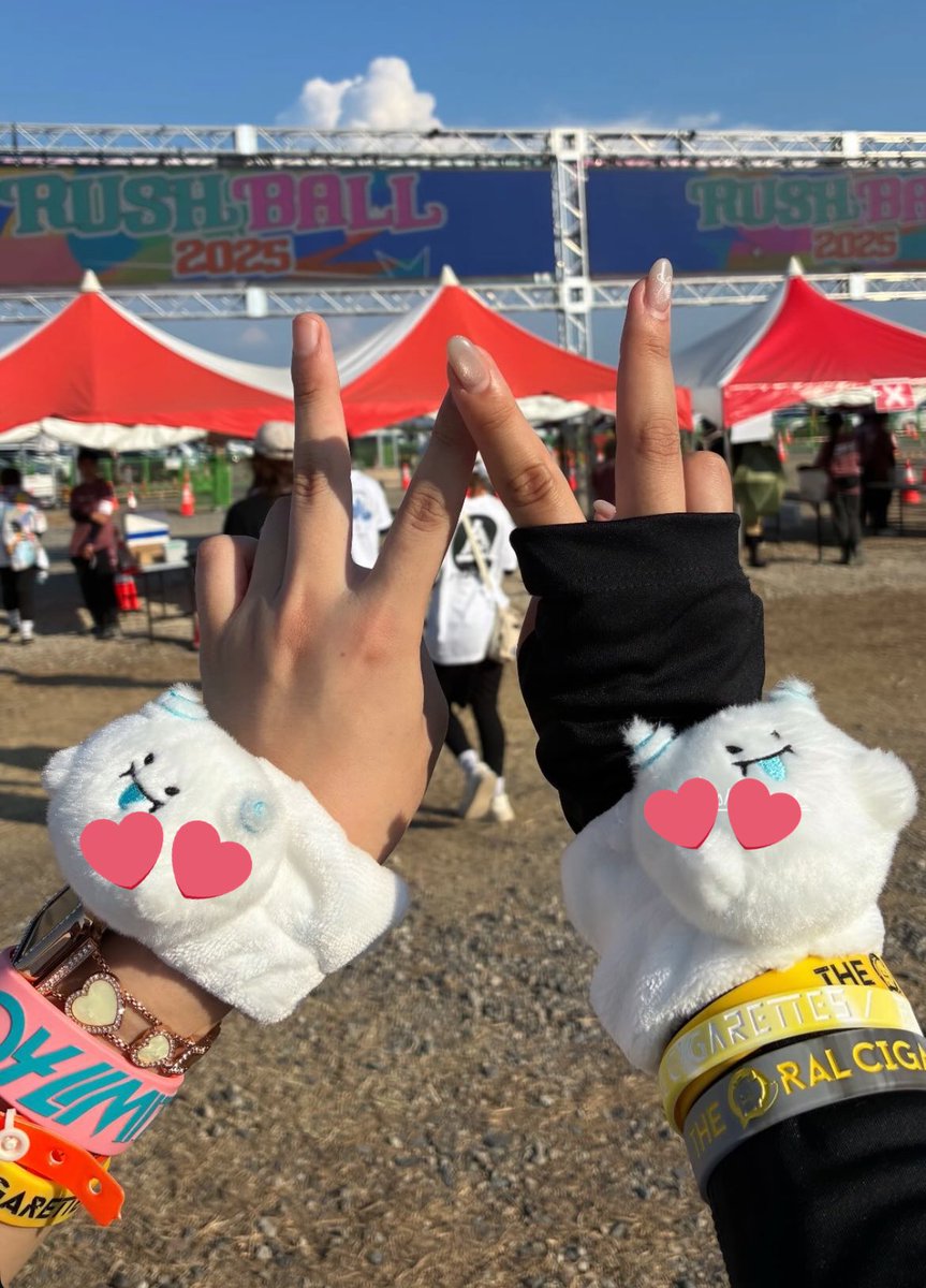 RUSH BALL 2025🌞♡

４月ぶりに見るオーラル。昨年のパラデジャ以来の泉大津フェニックス。いろんな感情が溢れ出して涙が出た感動のステージでした。世界一だいすきなバンドだよTHE ORAL CIGARETTES👁️‍🗨️🤍