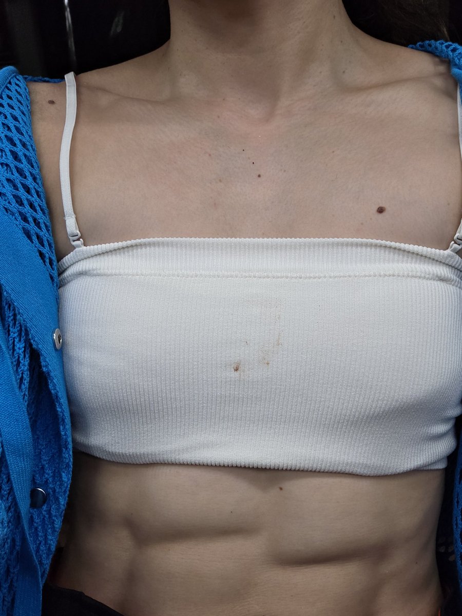 優しいから
お洋服にもチョコレート食べさせてあげた