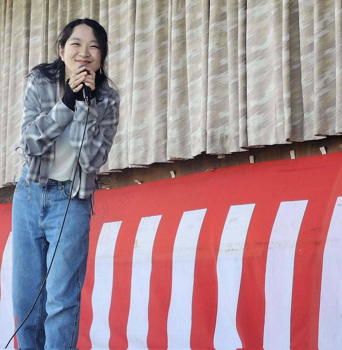 mashiro_somare's tweet photo. 🍒🌎🫂

暑い中足を運んでくださった皆様
出演者の皆様、フリマ出店の皆様、主催者並び運営の皆様
本日はありがとうございました🗻🍼

気温も暑かったけど、会場も熱かったですね😏👍🔥
いつか私もラッパー系アイドルに慣れるように頑張ります！

愛しのかなちゃん写真ありがとう🤍 https://t.co/IUqA2iY4Ud